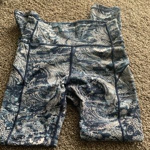 Lululemon size 6 leggings